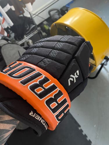Used Warrior 14" Ax 1 Pro ‘stoner’ Pro Stock Gloves