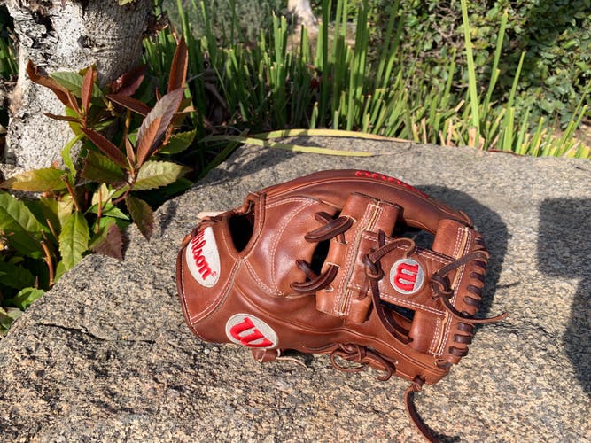 Infield 11.75" A2000 Baseball Glove