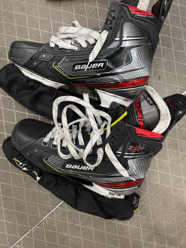 Senior Bauer Regular Width  Size 8.5 Vapor 2X Pro Hockey Skates