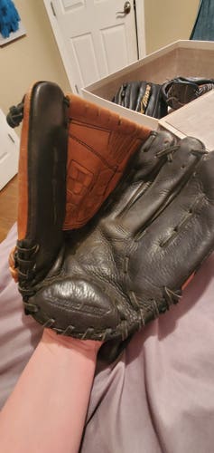 Used Right Hand Throw Nike Infield Diamond Ready Baseball Glove 13"