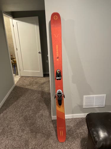 Men's 2021 Powder With Bindings Max Din 12 Rustler 11 Skis