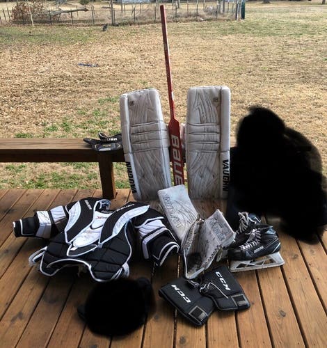 Used 36" Regular Vaughn Goalie Full Set. Includes everything except the helmet and pants.