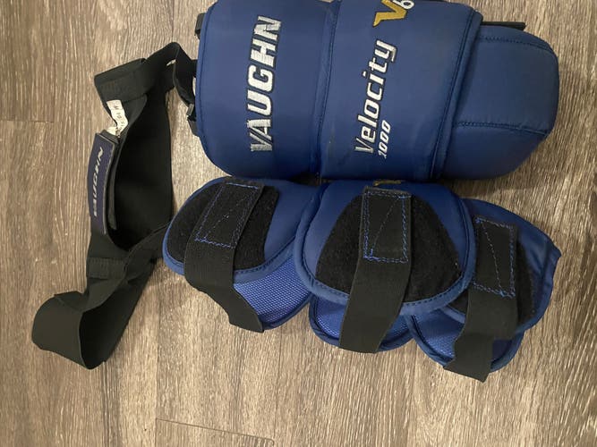Vaughn V6 1000 knee pads