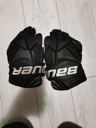 Used Bauer Vapor X800 Gloves 12"