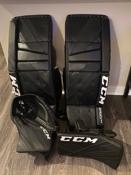 CCM EFlex 5.9 leg pads + gloves