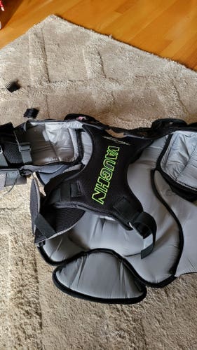 Used Medium Vaughn Velocity VE8 Int Goalie Chest Protector Pro Stock