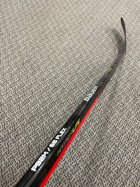 Bauer Hyperlite P92M curve 65 flex right stick