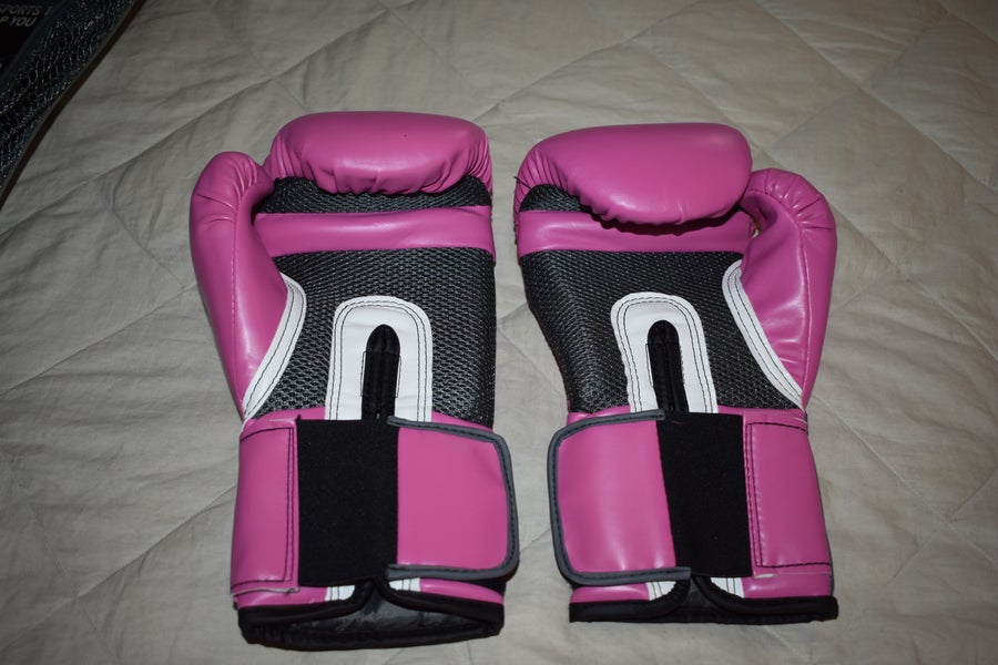 chaos langs bijlage Everlast 12 Oz Pro Style Boxing Training Gloves, Pink - Like New! |  SidelineSwap