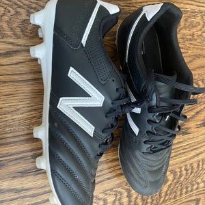 Black Men's Used Size 8.0 (Women's 9.0) Molded Cleats New Balance Cleats