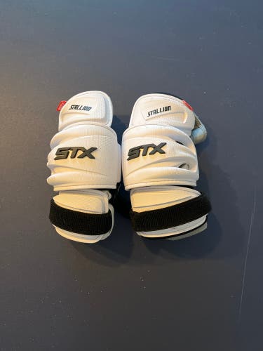 Used Large STX Stallion 500 Arm Pads