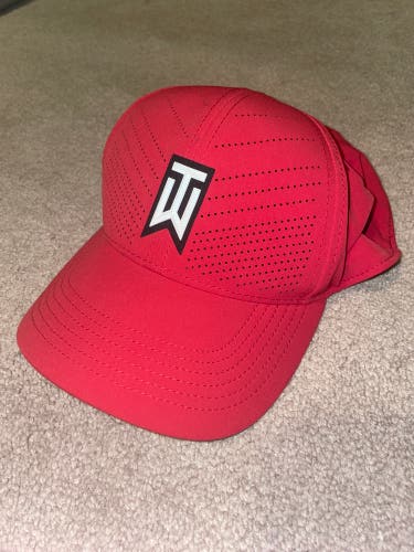 Red M/L Tiger Woods Heritage86 Hat