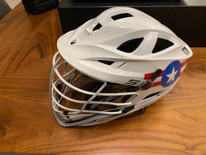 Player's Cascade S Helmet