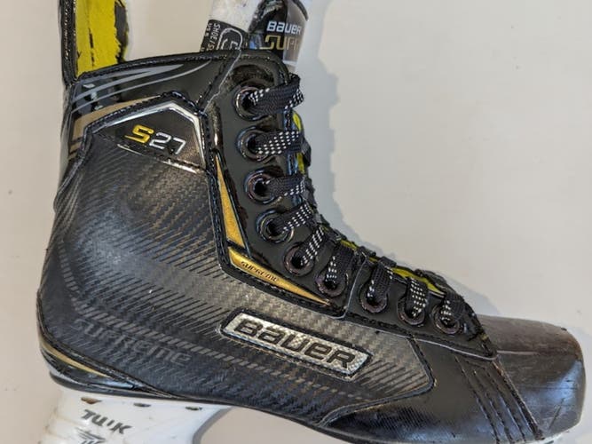 Junior Used Bauer Supreme S27 Hockey Skates Regular Width Size 5