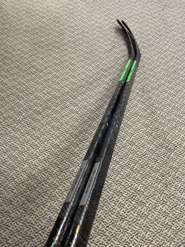 CCM Trigger 6 Pro P29 curve 70 flex 2 pack right hand stick