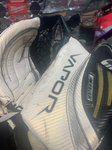 Bauer Full Right goalie blocker and glove
