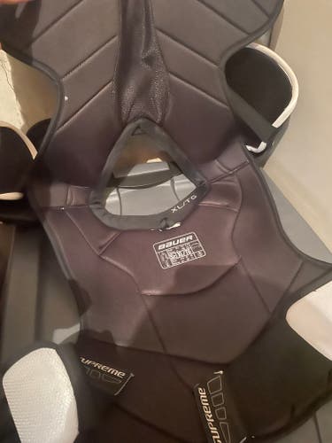 Senior Used Extra Large Bauer Supreme 150 Shoulder Pads