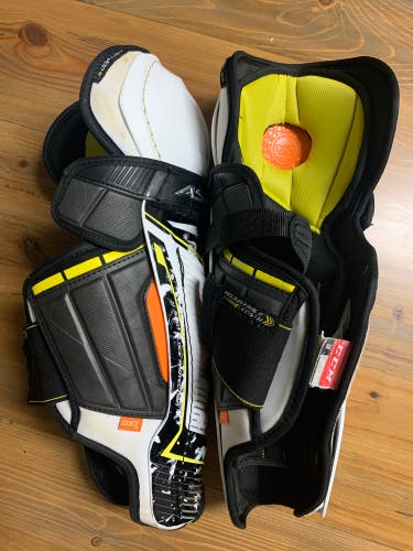 CCM Tacks AS1 Shin Pads