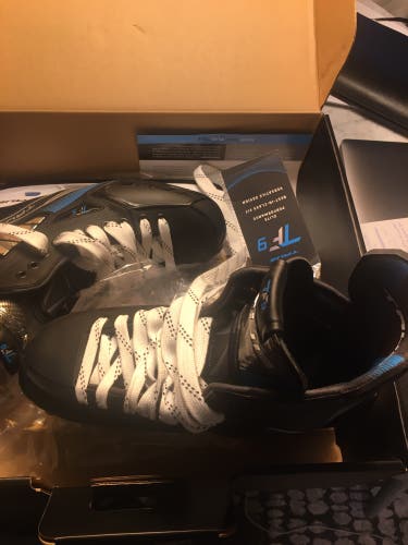 True TF9 size 9 Senior skates-new in box