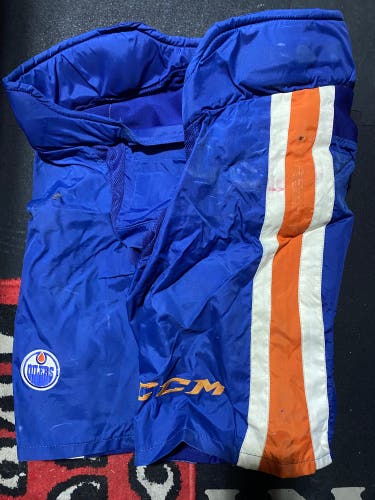 Used XL CCM Edmonton Oilers Pro Stock Pant Shell & Socks Combo