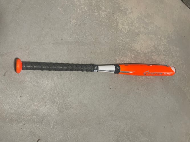 Used USSSA Certified 2015 Easton Composite Mako Bat (-11) 19 oz 30"