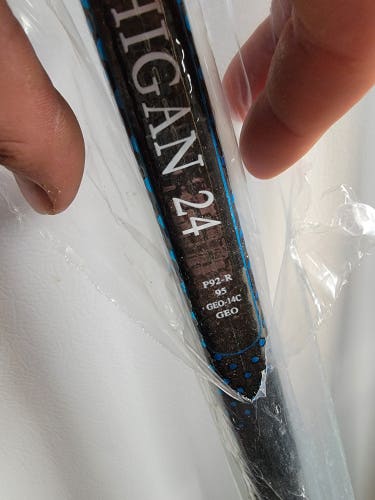 New Senior Bauer Right Handed Nexus Geo Hockey Stick Mid Pattern Pro Stock