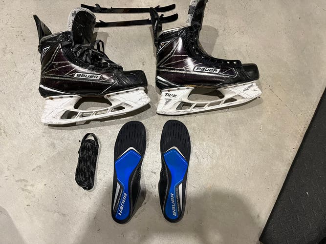 Senior Bauer Regular Width Size 7.5 Supreme 1S Hockey Skates