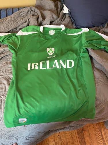 Green Ireland Men's Large Soccer Jersey