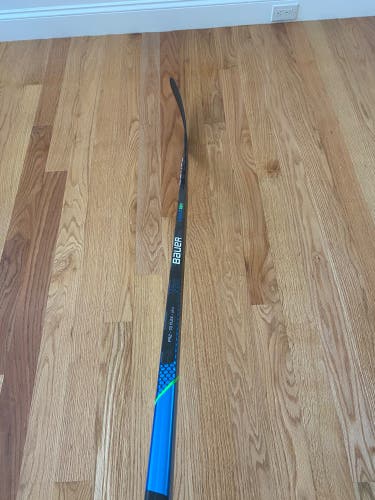 Senior Right Handed Mid Pattern  Nexus Geo Hockey Stick