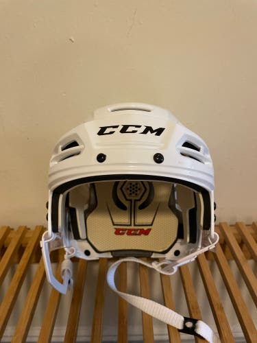 New Large CCM  Tacks 110 Helmet