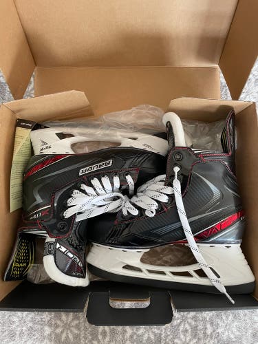 Junior New Bauer Vapor XLTX Pro Hockey Skates Regular Width Size 5