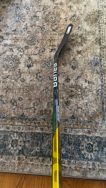 BRAND NEW Bauer Supreme UltraSonic Hockey Stick (P92 RH 77FLX SENIOR, GRIP)