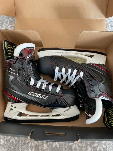 Junior New Bauer Vapor XLTX Pro Hockey Skates Regular Width Size 4.5