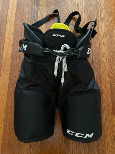 Used Large CCM  Tacks 9040 Hockey Pants