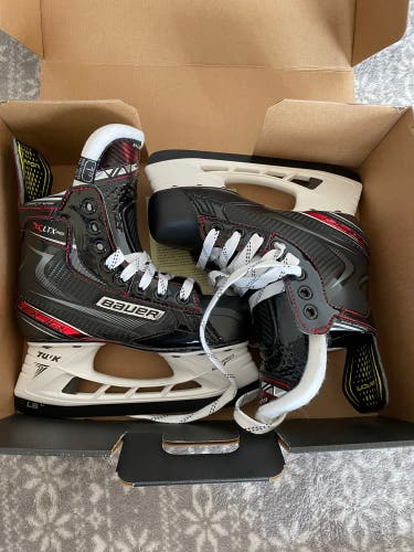 Junior New Bauer Vapor XLTX Pro Hockey Skates Regular Width Size 1