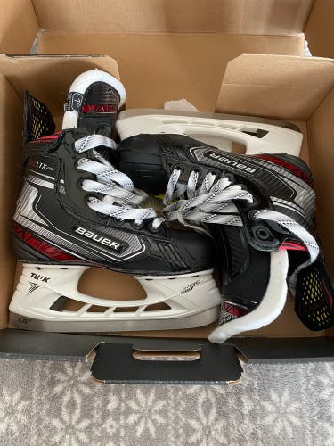 Junior New Bauer Vapor XLTX Pro+ Hockey Skates Regular Width Size 1