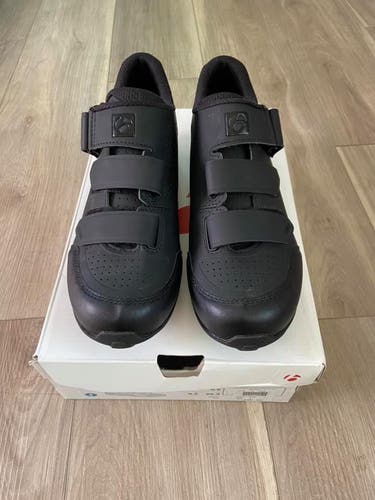 Women’s Adorn MTB Shoe NIB Size 9.5 Bontrager Cycling Shoes