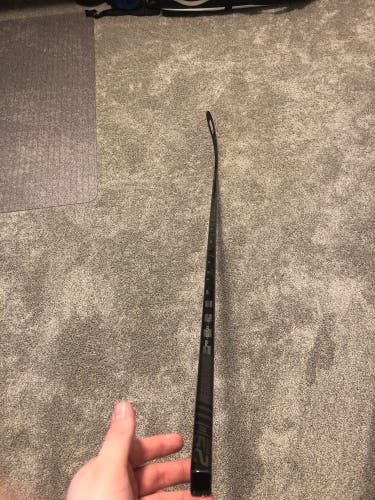 Intermediate Right Handed  Supreme 2S Pro Hockey Stick