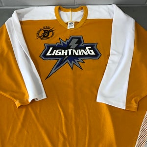 Durham West Lightning XL jersey & socks