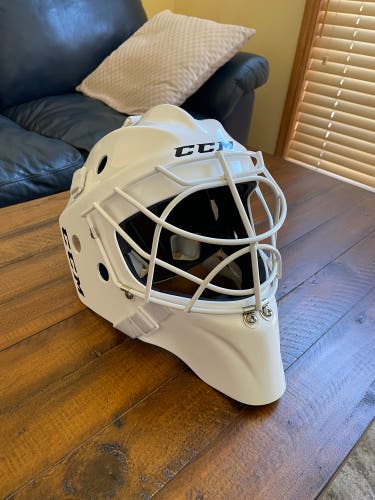 Senior CCM 9000 Goalie Mask
