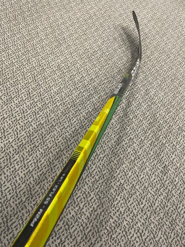 Bauer Ultrasonic P92M curve 55 flex right hand stick