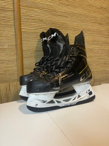 Senior CCM Regular Width Size 7.5 Super Tacks AS3 Pro Hockey Skates