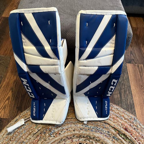 CCM Extreme Flex 5.9 30+1 Intermediate leg pads
