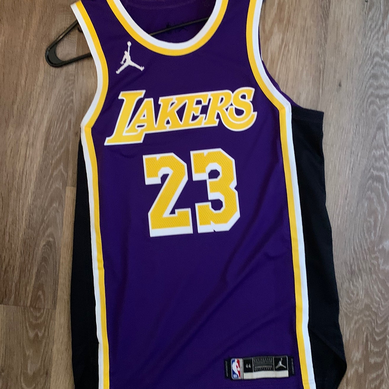 Nike LeBron James #23 Los Angeles Lakers Earned Jersey M 44 Black/Purple