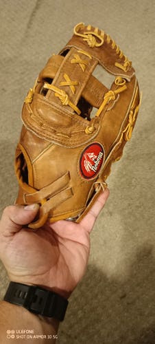 FSOT Used Nokona Right Hand Throw Infield AMG 300 Baseball Glove 11.5"