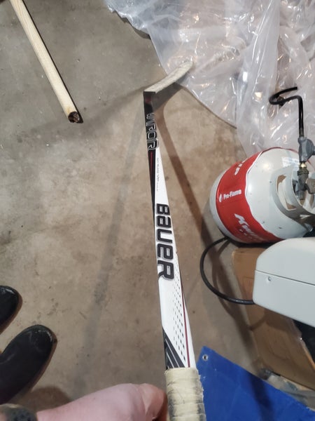 Used Intermediate Bauer Right Handed Vapor X700 Hockey Stick Kane Pattern