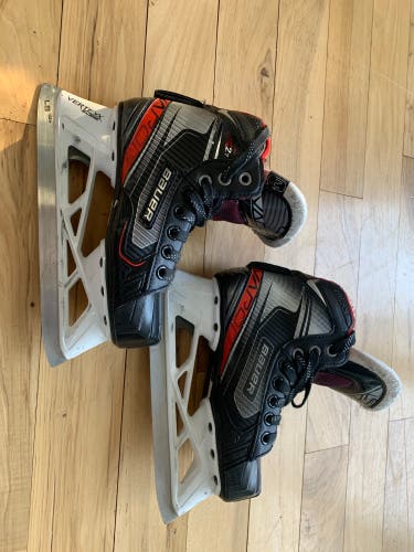 Junior Bauer Regular Width  Size 2 Vapor X2.7 Hockey Goalie Skates