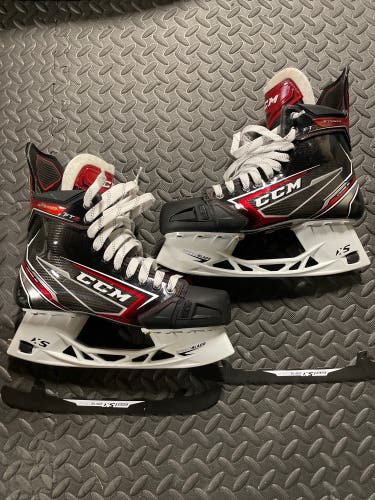 Senior CCM Extra Wide Width  Size 8.5 JetSpeed FT2 Hockey Skates