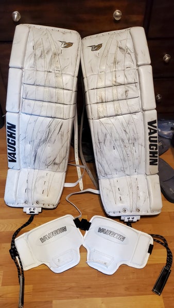 Used 32" Vaughn Velocity V7 Goalie Leg Pads