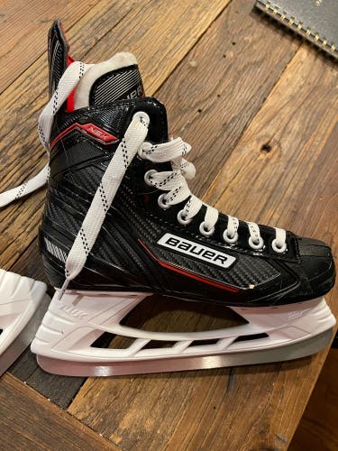 Youth Bauer Size 4 Nsx Hockey Skates