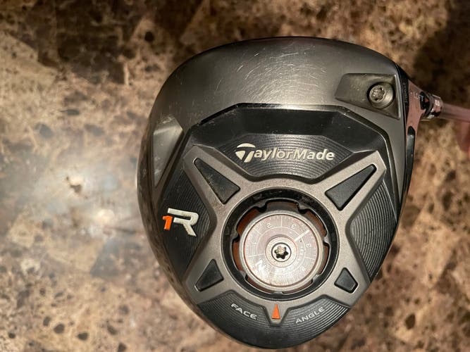 Taylormade R1 Black Driver. RH. 10.5°